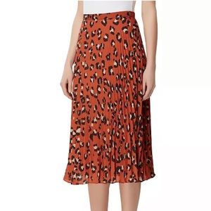 Tahari pleated leopard A-line skirt